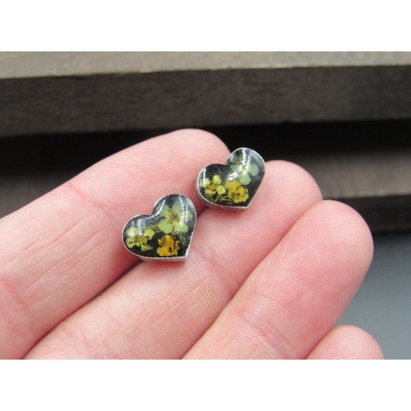 Sterling Silver Tarnished Flowers In Resin Stud Earrings Vintage Wedding - Picture 2 of 6